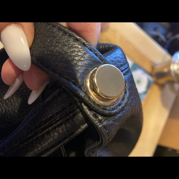 Calvin Klein Large,Buttery, Soft Leather Purse-EUC-Beautiful, Classic yet Modern - Picture 3 of 16